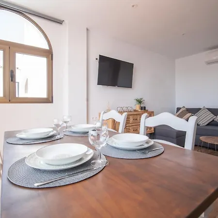 Freshly Renovated, Modern Penthouse Pueblo Evita! *
