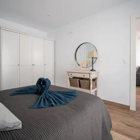 Apartment Freshly Renovated, Modern Penthouse Pueblo Evita! *
