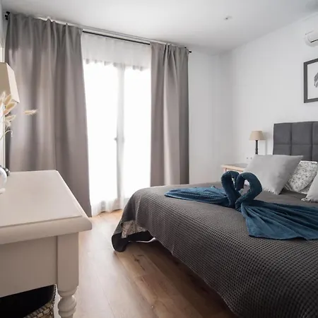 Freshly Renovated, Modern Penthouse Pueblo Evita! Apartment Benalmadena