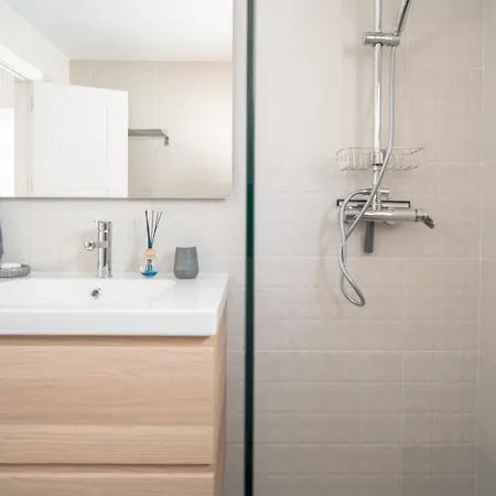 Freshly Renovated, Modern Penthouse Pueblo Evita!