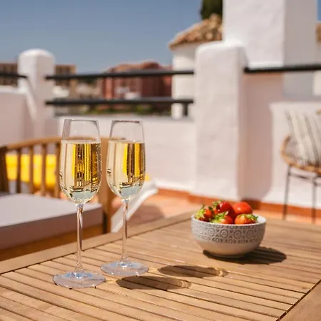 Freshly Renovated, Modern Penthouse Pueblo Evita! *